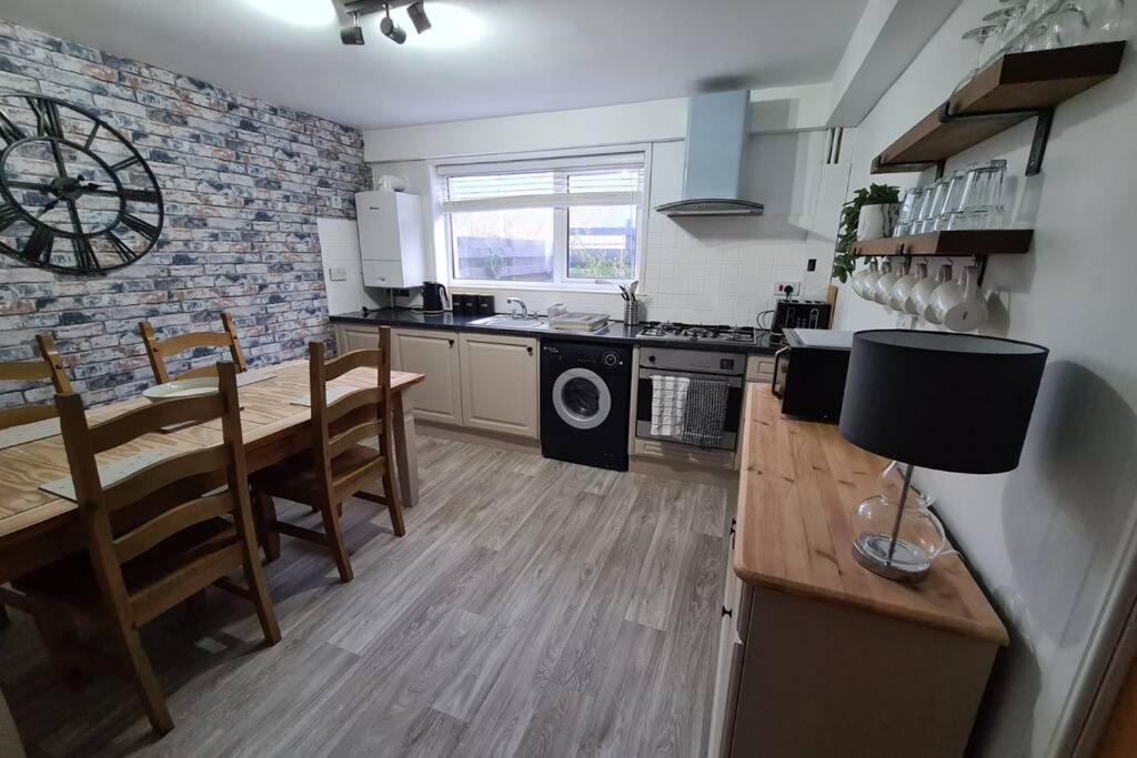 ת'ורסו North Coast Property - North Coast Cottage מראה חיצוני תמונה